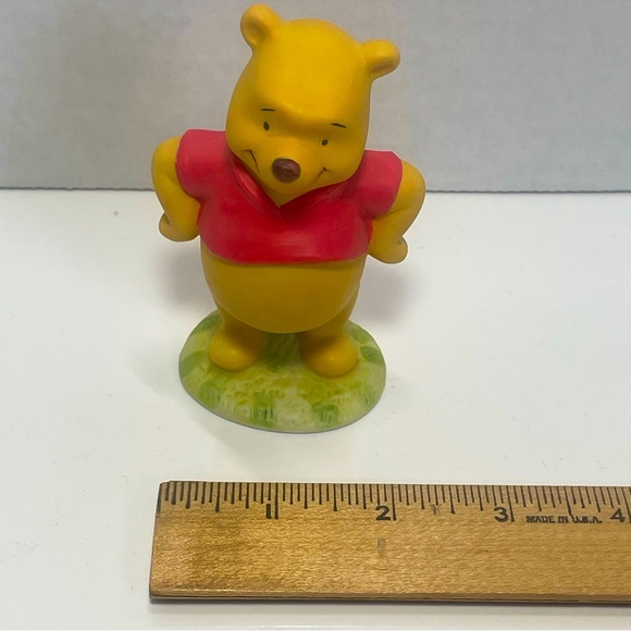 BNWT Vintage Winnie the Pooh bisque figurine Classic Winnie the Pooh collection - Picture 8 of 8